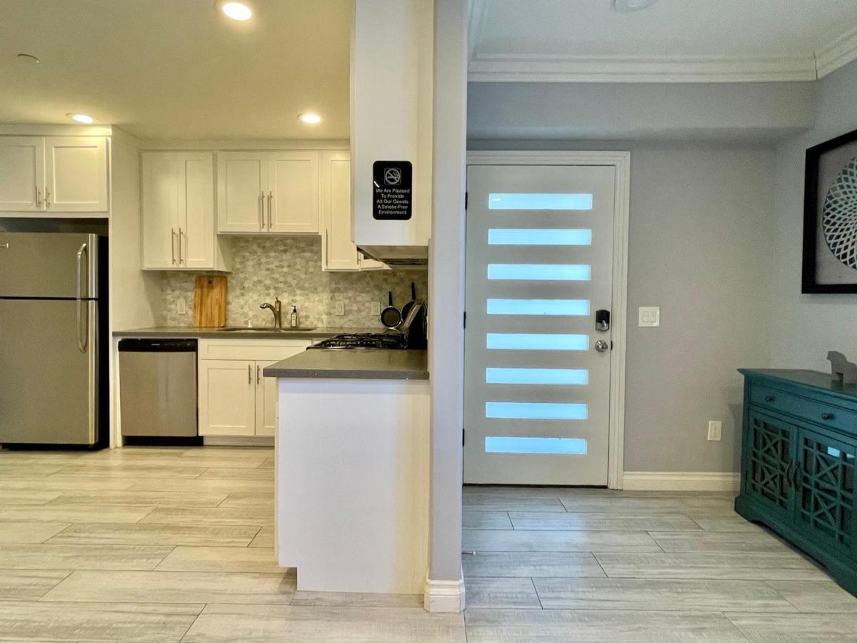 Stylish Hollywood Townhouse - Ideal Location Лос-Анджелес Экстерьер фото