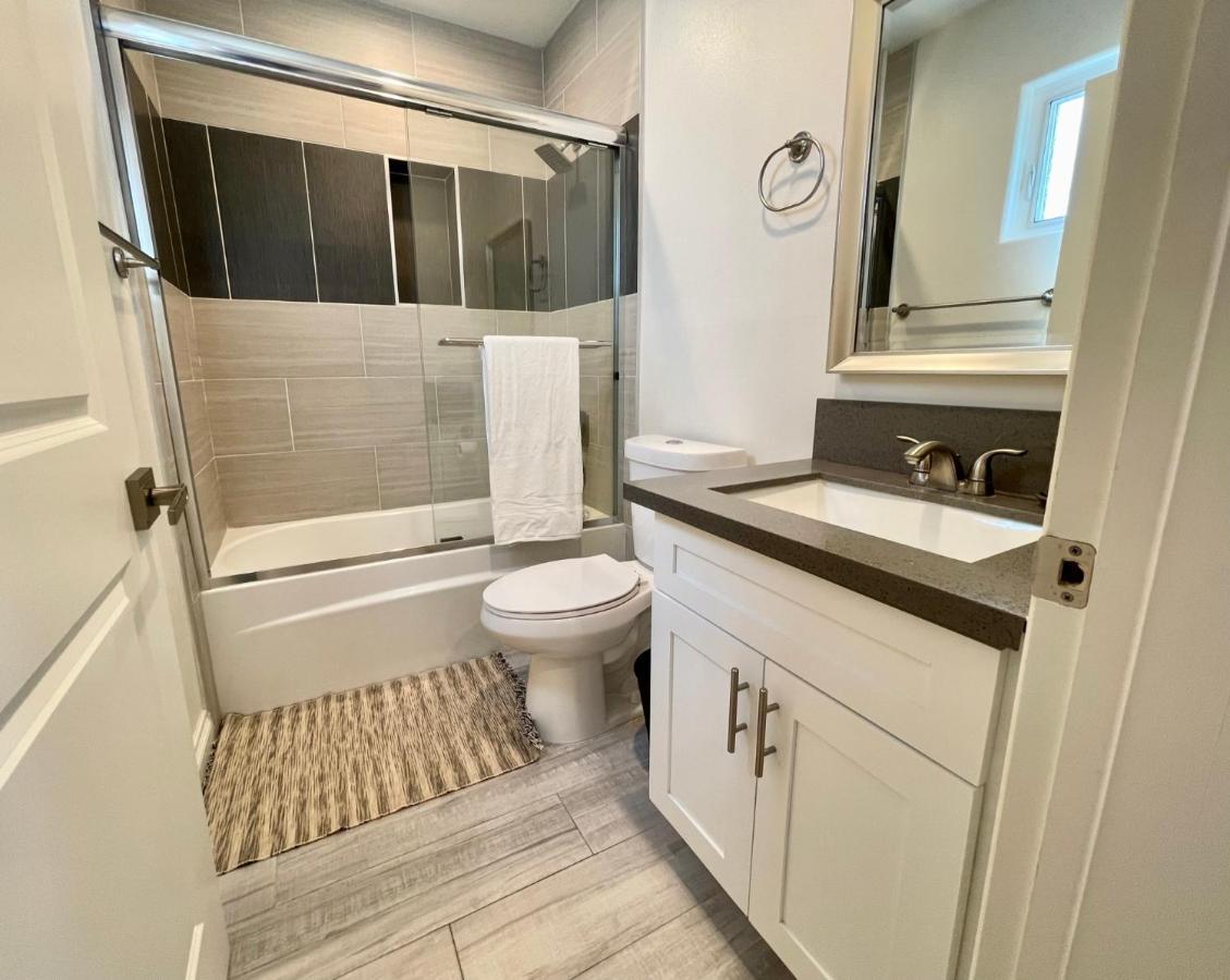 Stylish Hollywood Townhouse - Ideal Location Лос-Анджелес Экстерьер фото